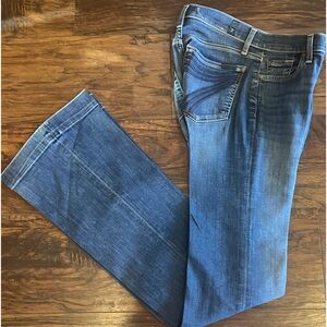 7 for All Mankind Jeans
Women’s Dojo Wide Trouser Leg